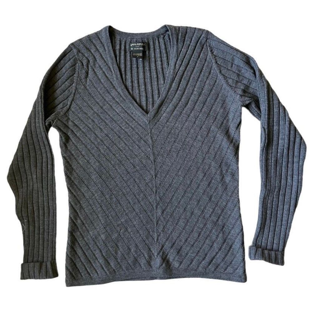 Banana Republic Gray Taupe V-Neck Merino Wool Medium Sweater